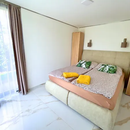 Luxury In I Almadi Lux Iv - Velvet Oak Balatonalmádi