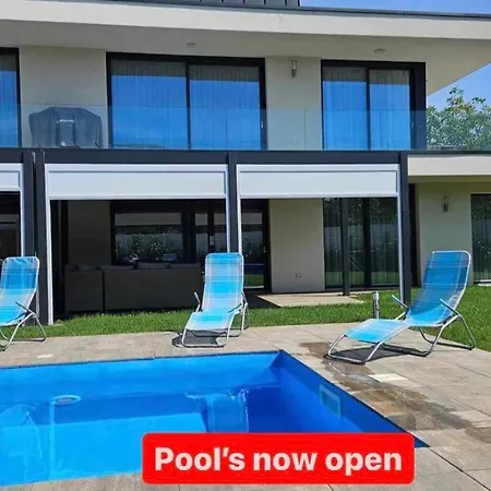 Luxury In I Almadi Lux Iv - Velvet Oak * Balatonalmádi